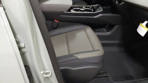 New 2026 Chevrolet Equinox LT w/ Convenience Package II image 28