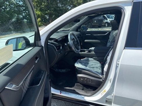 New 2026 GMC Acadia Denali w/ LPO, Floor Liner Package image 19