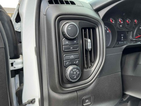 Used 2020 Chevrolet Silverado 2500 Custom w/ Custom Value Package image 20