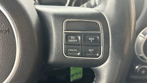 Used 2015 Jeep Wrangler Unlimited Rubicon w/ Max Tow Package image 30