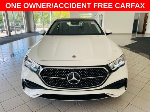 Used 2024 Mercedes-Benz E 350 4MATIC Sedan image 2