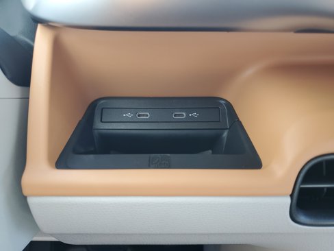 New 2025 Volkswagen ID. Buzz Pro S Plus image 26