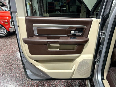Used 2019 RAM 1500 Classic SLT w/ Luxury Group image 13