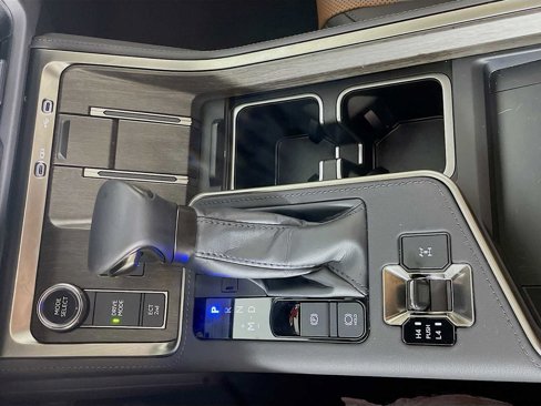 Used 2024 Lexus GX 550 image 14