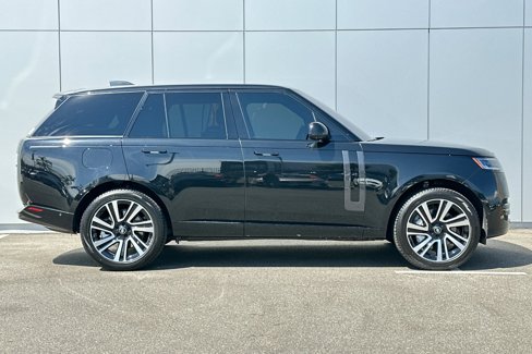 Used 2023 Land Rover Range Rover SE image 6