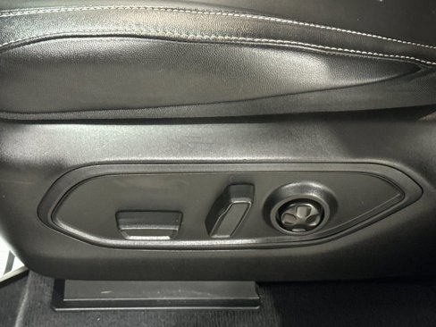 Used 2023 Jeep Grand Cherokee 4WD 4xe image 19