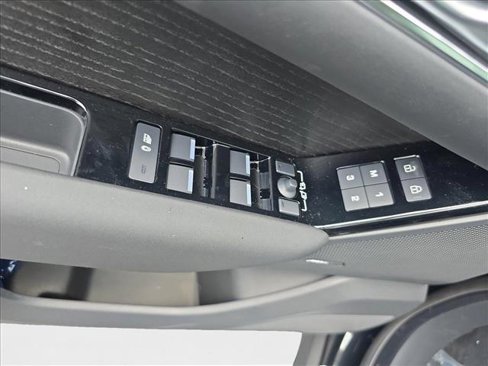 New 2026 Land Rover Range Rover Velar Dynamic SE image 26