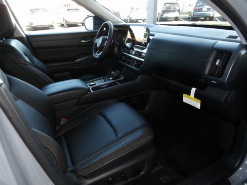 Certified 2024 Nissan Pathfinder SL w/ SL Premium Package image 31