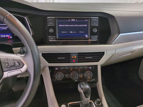 Used 2023 Volkswagen Jetta SE image 30
