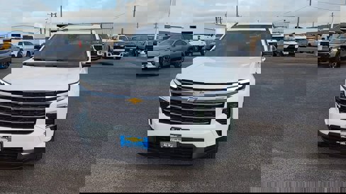 New 2026 Chevrolet Traverse LT w/ Sun and Wheel Package image 3
