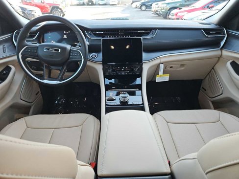New 2025 Jeep Grand Cherokee Limited 4xe w/ Luxury Tech Group II image 13