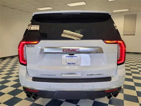 Used 2023 GMC Yukon XL Denali w/ Advanced Technology Package image 8