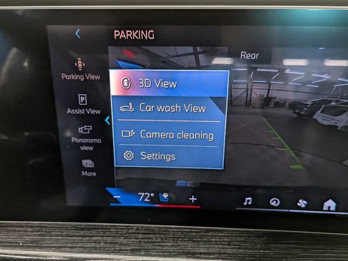 New 2026 BMW 750e xDrive w/ Premium Package image 24