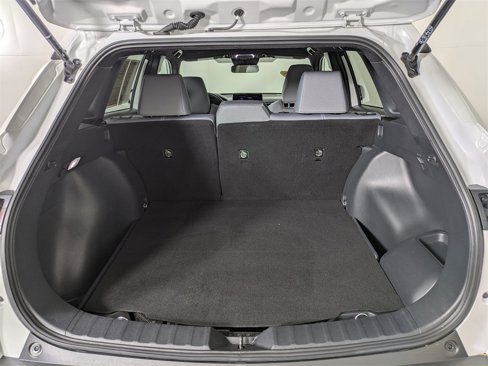 Used 2023 Toyota Corolla Cross SE image 12