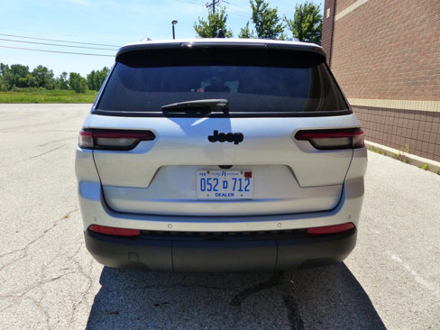 Used 2024 Jeep Grand Cherokee L Altitude image 7