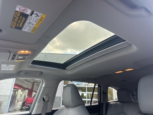 Used 2021 Toyota Highlander XLE image 15