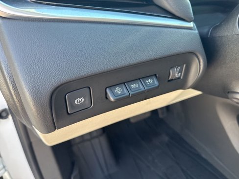 Used 2023 Buick Enclave Avenir w/ Avenir Technology Package image 11