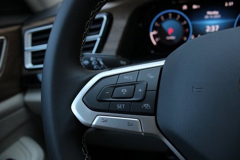 New 2026 Volkswagen Atlas SE image 13