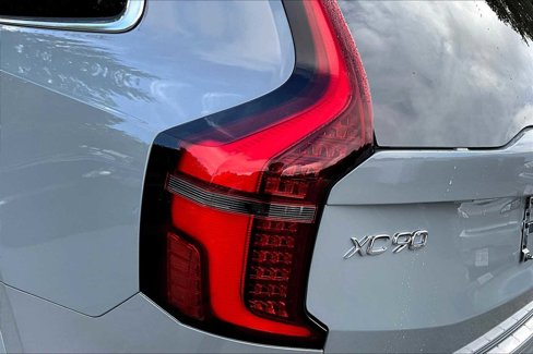 New 2026 Volvo XC90 B6 Plus w/ Protection Package Premier image 5
