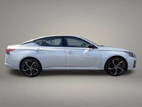 Used 2024 Nissan Altima 2.5 SR image 6