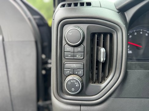 Used 2021 Chevrolet Silverado 1500 Custom image 18
