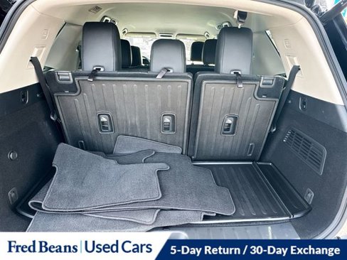 Used 2024 Nissan Pathfinder SL w/ Black Appearance Package image 27