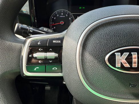 Used 2021 Kia Sorento LX image 28