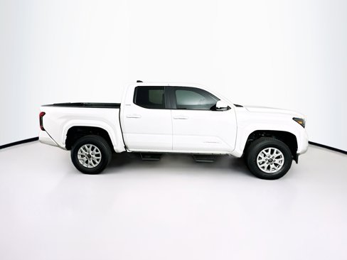 Used 2024 Toyota Tacoma SR5 image 10