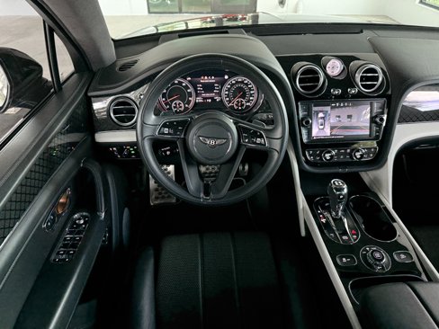 Used 2020 Bentley Bentayga Design Series image 48