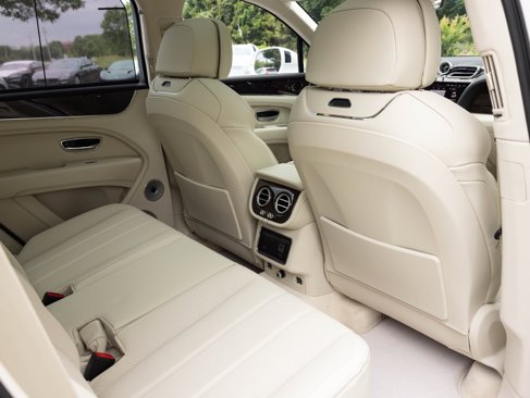 New 2025 Bentley Bentayga image 53
