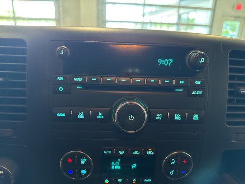 Used 2013 Chevrolet Silverado 2500 LT w/ Interior Plus Package image 22