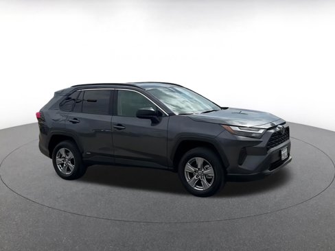 Used 2025 Toyota RAV4 LE image 2