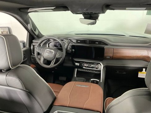 New 2025 GMC Sierra 2500 Denali Ultimate w/ Max Trailering Package image 16