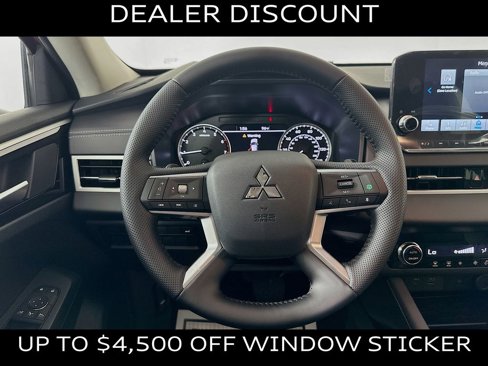 New 2024 Mitsubishi Outlander SE image 12
