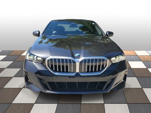 Used 2025 BMW 530i image 2