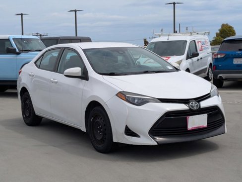 Used 2017 Toyota Corolla LE image 3