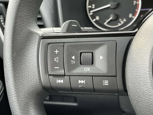 Certified 2023 Nissan Rogue SV image 22