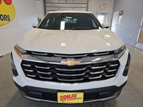 New 2026 Chevrolet Equinox LT w/ Convenience Package II image 2