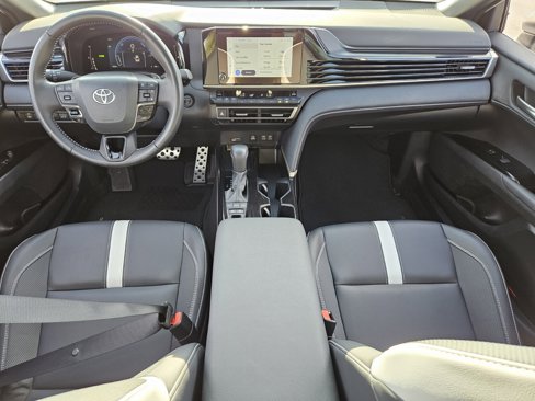 Used 2025 Toyota Camry SE image 16