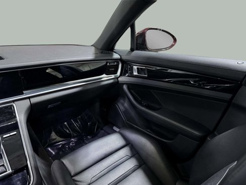 Used 2019 Porsche Panamera 4 image 22