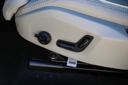 New 2026 Volvo XC60 T8 Ultra image 21