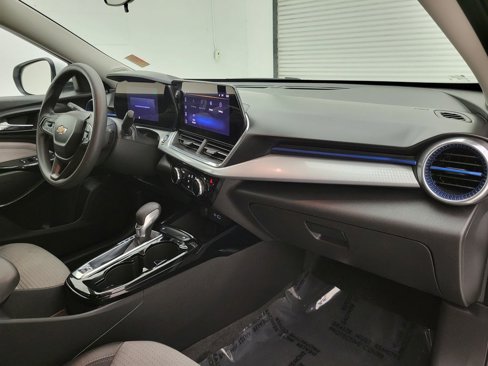 Used 2024 Chevrolet Trax LT image 33