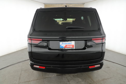 Used 2024 Jeep Wagoneer Series II image 4