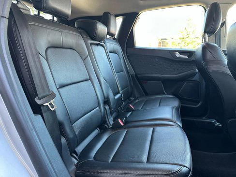 Used 2020 Ford Escape Titanium image 14