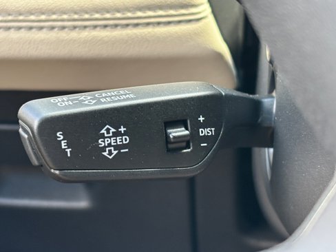 Used 2025 Audi Q6 e-tron Premium Plus w/ Premium Plus image 45