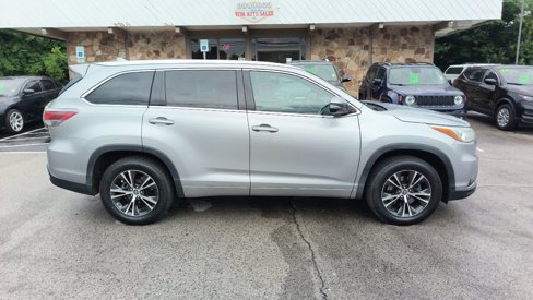 Used 2016 Toyota Highlander XLE image 6