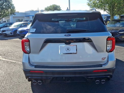 Used 2020 Ford Explorer ST w/ ST Street Pack image 5