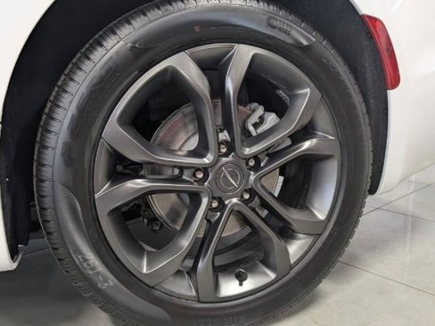 New 2026 Chrysler Pacifica Select image 12