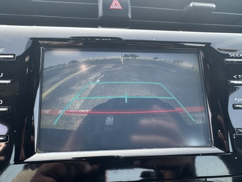 Used 2018 Toyota Camry SE image 17