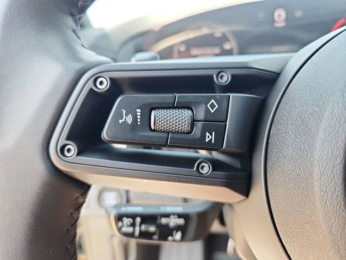 Used 2025 Porsche Panamera image 22